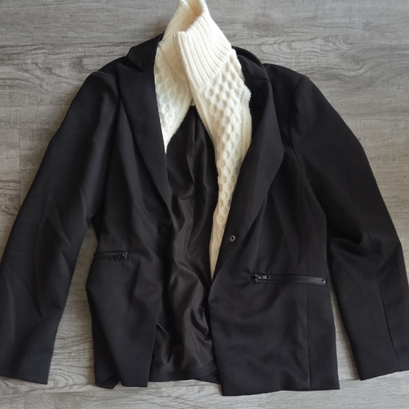 Elan Black Blazer with Cream REMOVABLE Collar - Picture 1 of 4